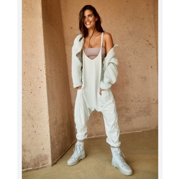 Free People Movement Hot Shot Cream Onesie Jumpsuit Size L - Picture 2 of 8